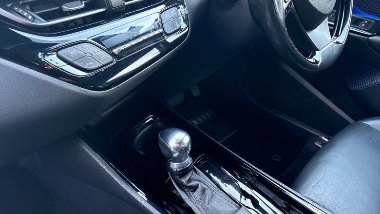 Toyota C-HR 1.8 Hybrid Dynamic 5dr CVT Hybrid Hatchback